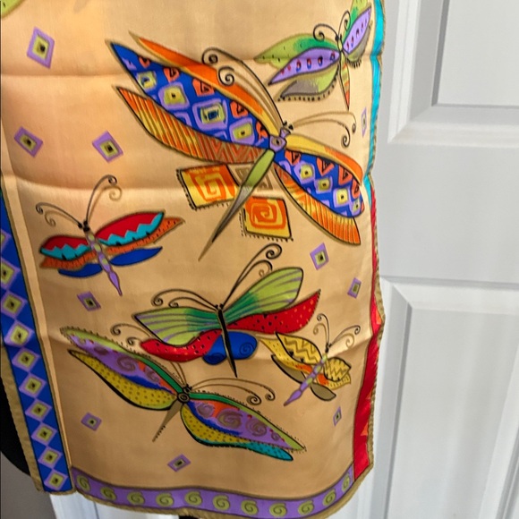 SCARF - Picture 3 of 3